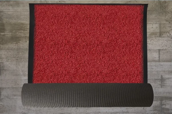 Tapis d'entrée rouge