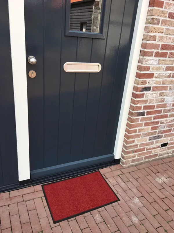 Tapis d'entrée rouge